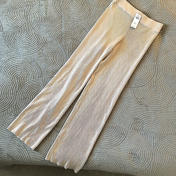 NWT Abercrombie & Fitch Beige Ribbed Knit Pants - Picture 2 of 7